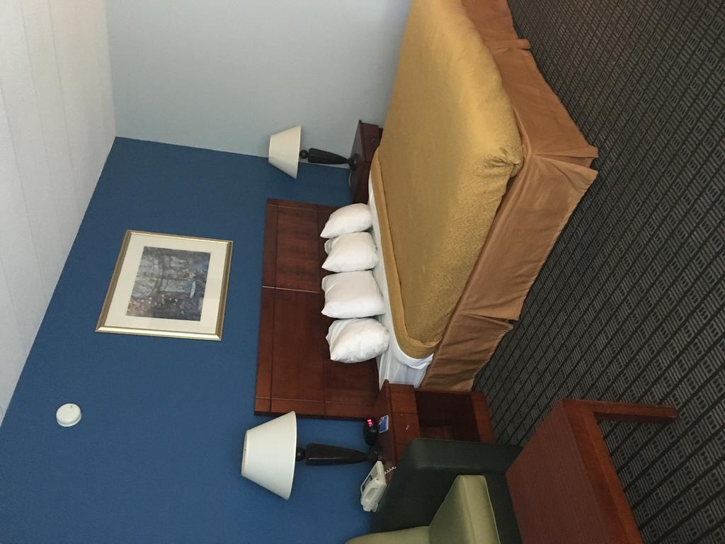 Rodeway Inn Greenfield Extérieur photo
