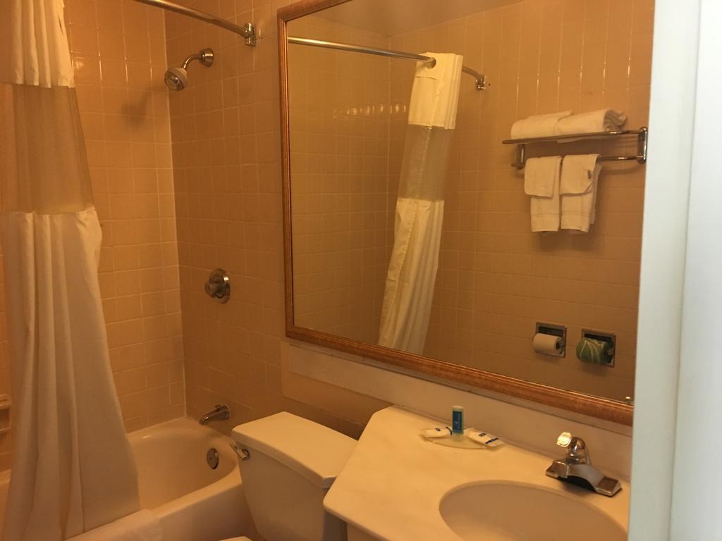 Rodeway Inn Greenfield Extérieur photo