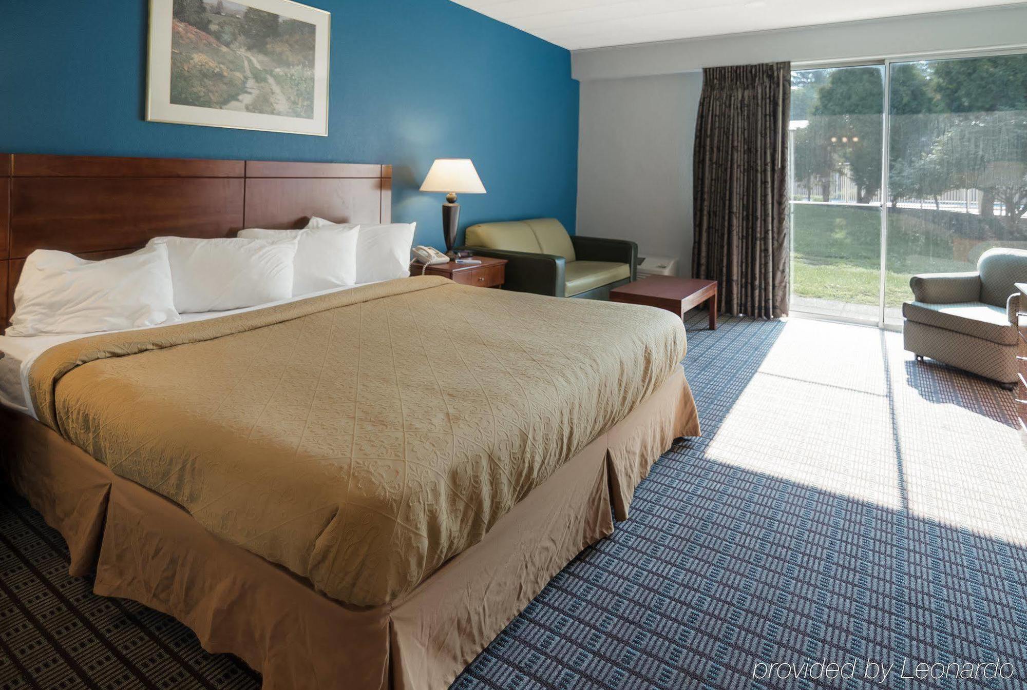 Rodeway Inn Greenfield Extérieur photo