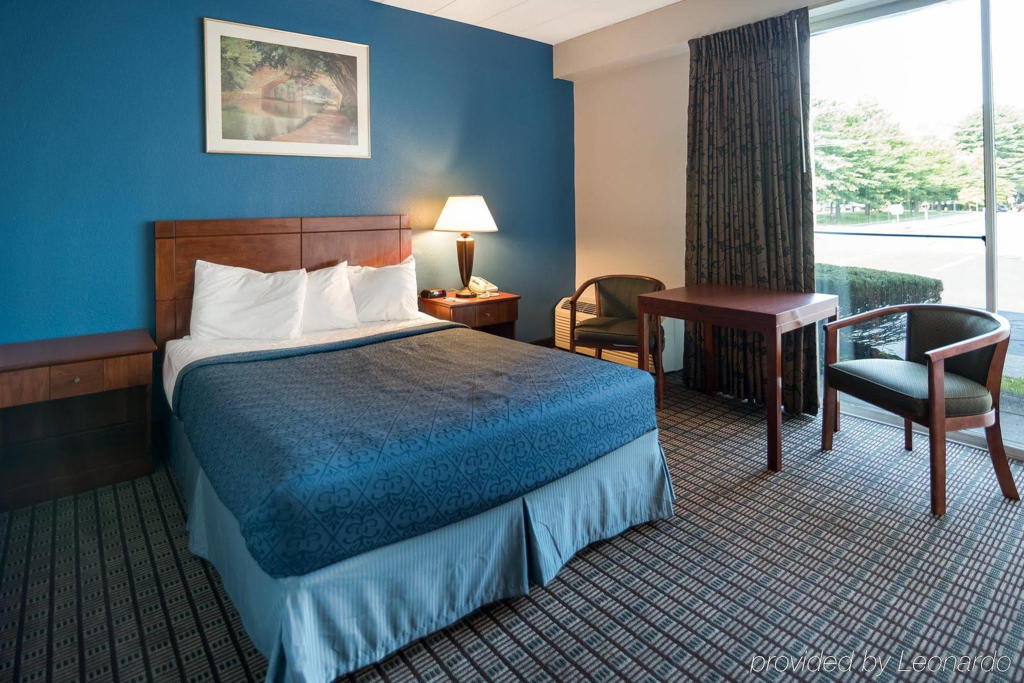 Rodeway Inn Greenfield Extérieur photo
