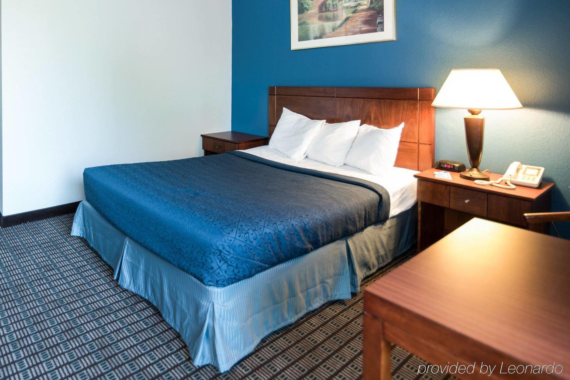Rodeway Inn Greenfield Extérieur photo