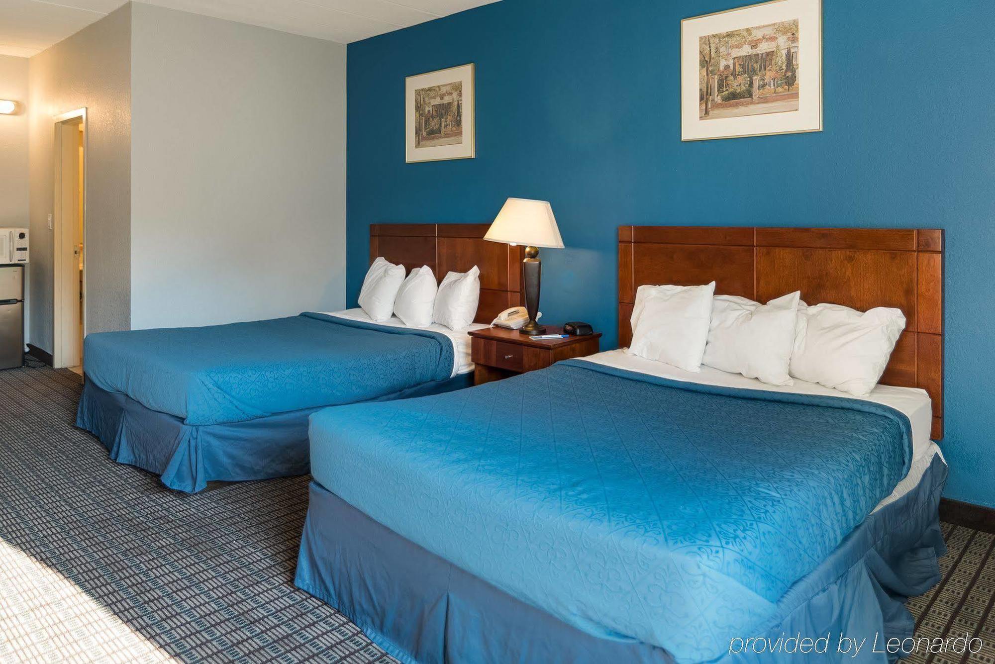 Rodeway Inn Greenfield Extérieur photo